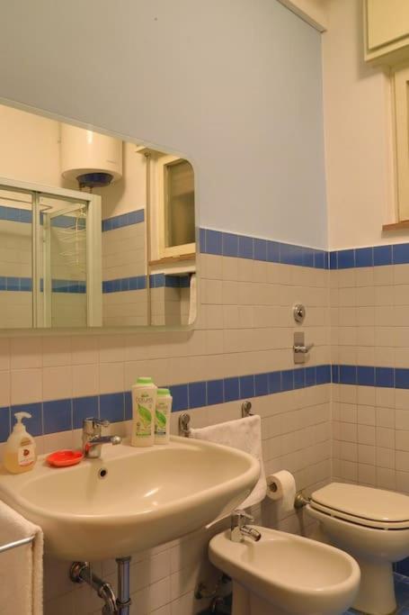 Romantico Attico Con Terrazzo In Centro Apartment Milan